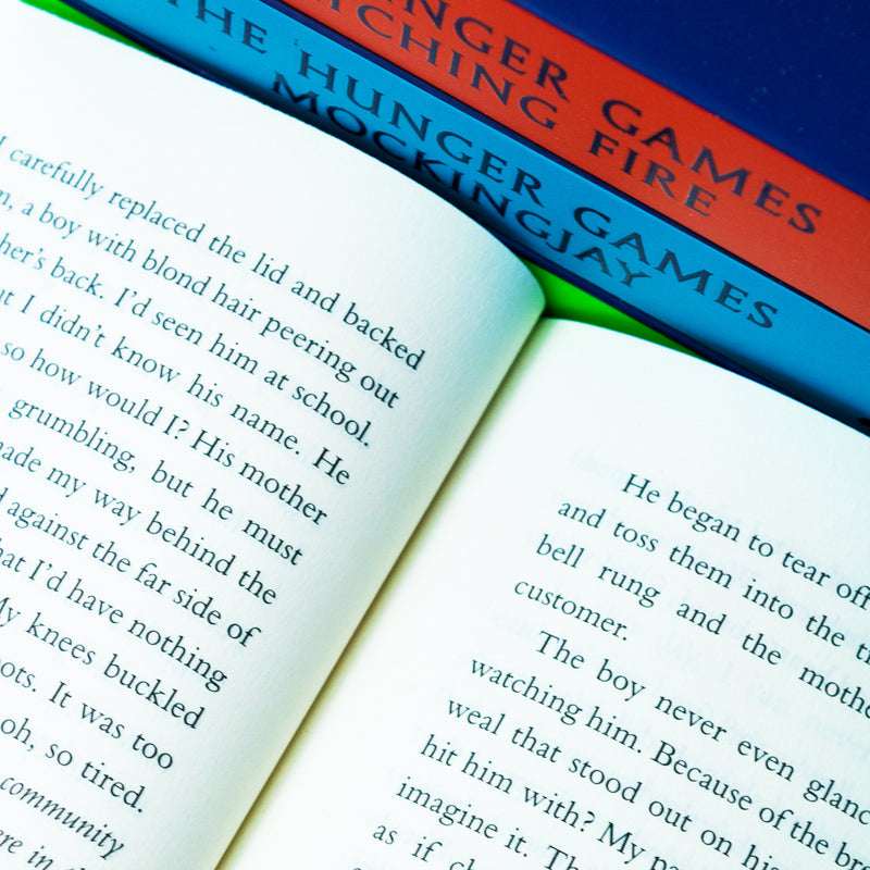 Hunger Games 4 Book Box Set by Suzanne Collins